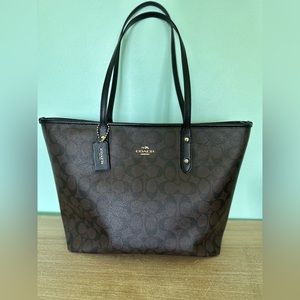 Coach Zip Top Tote In Signature Canvas